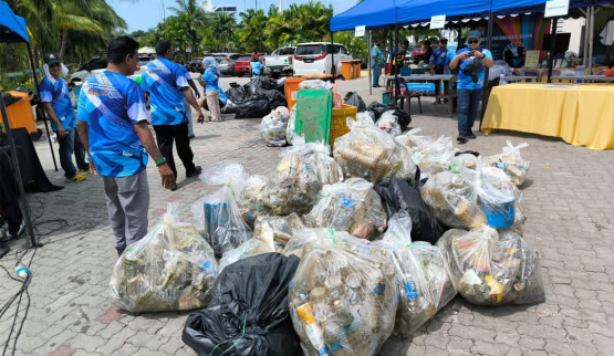Warga Kerja Urbancubes Sertai Program CSR “Jom Bersih Sungai Klang”